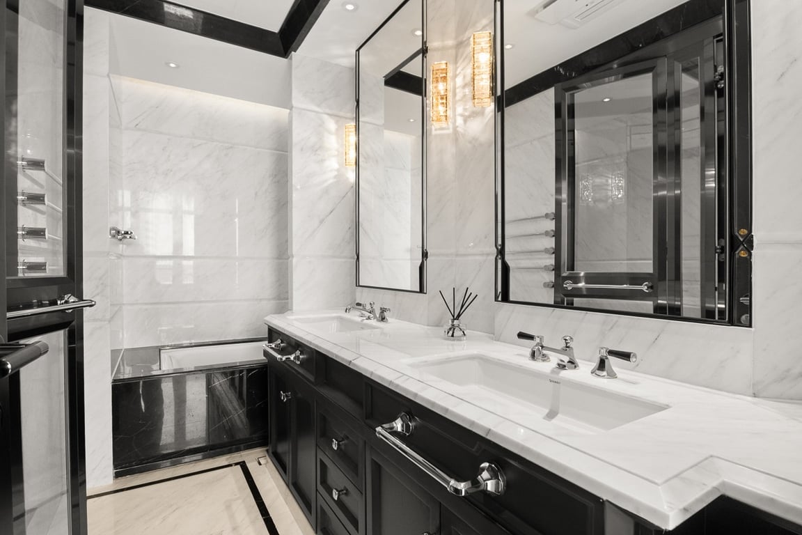https://img.propertyraptor.com/cdn-cgi/imagedelivery/KD5bF_AFL0JDTbKLWF7z9g/ap8/ap8_001/hornet/prp/img/e04ad75a44344f883d2d7100bd68f2c0-wtm.jpg/public