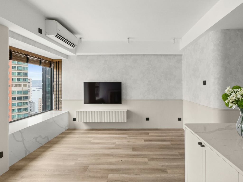 https://img.propertyraptor.com/cdn-cgi/imagedelivery/KD5bF_AFL0JDTbKLWF7z9g/ap8/ap8_001/hornet/prp/img/e063507f386ed9d202460c8d59ccc78d.jpg/public