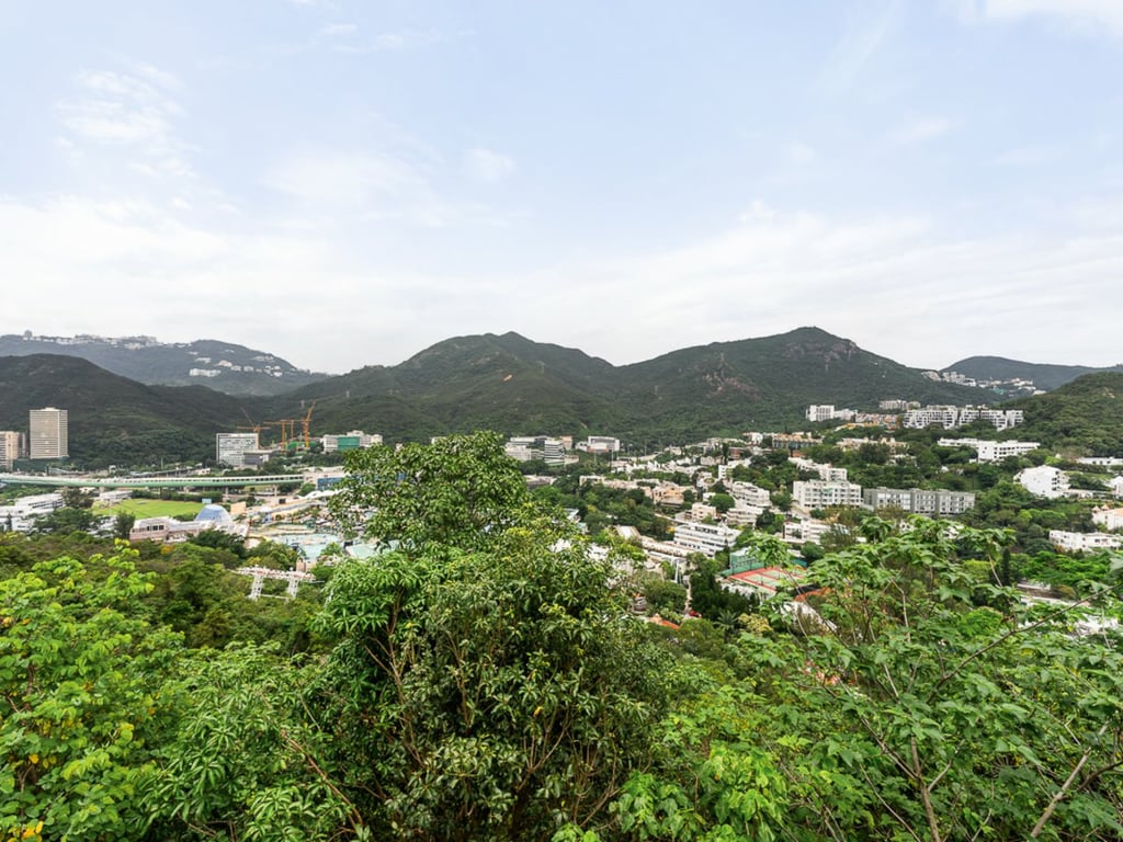 https://img.propertyraptor.com/cdn-cgi/imagedelivery/KD5bF_AFL0JDTbKLWF7z9g/ap8/ap8_001/hornet/prp/img/e064dd7140c8726c44a2f607412263e0.jpg/public