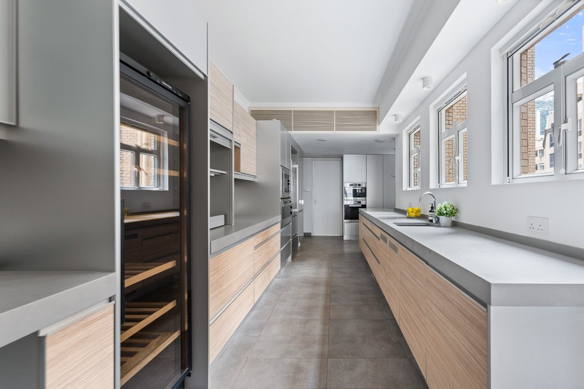 https://img.propertyraptor.com/cdn-cgi/imagedelivery/KD5bF_AFL0JDTbKLWF7z9g/ap8/ap8_001/hornet/prp/img/e07964bdf202dbdeb4db1e1198484603-wtm.jpg/public