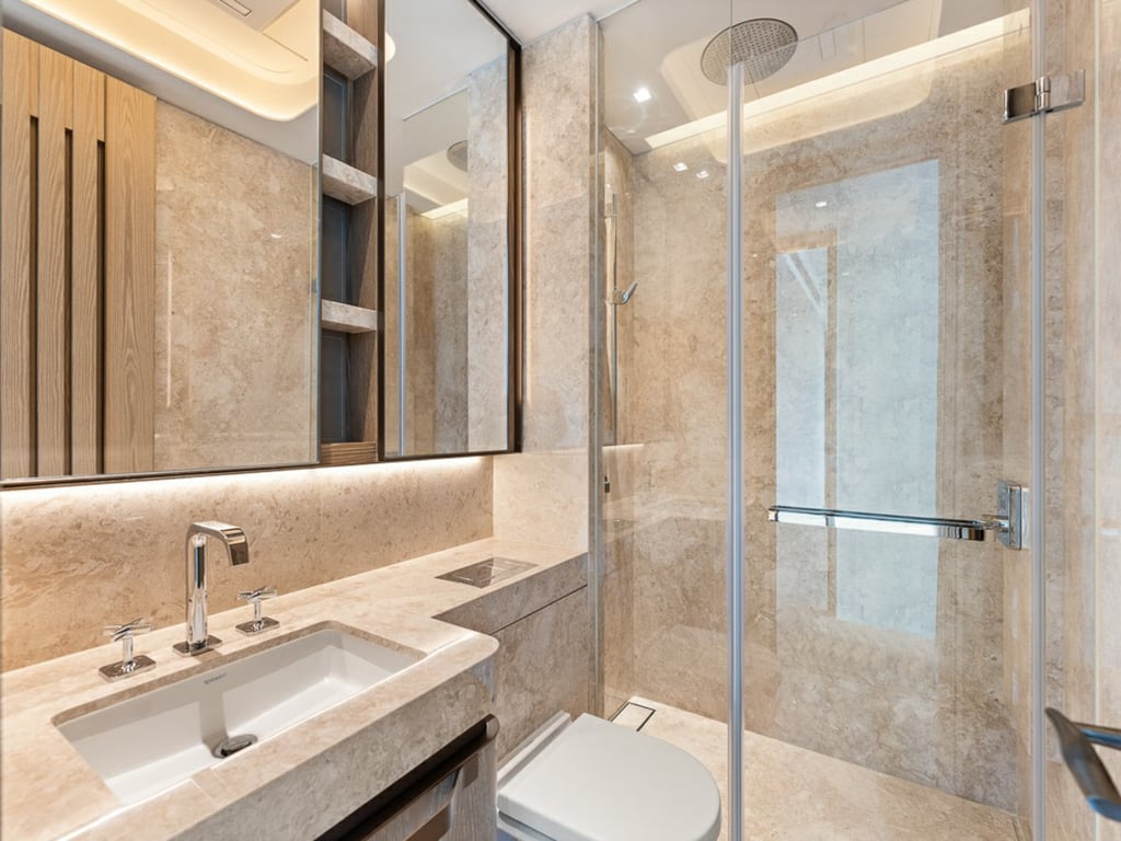 https://img.propertyraptor.com/cdn-cgi/imagedelivery/KD5bF_AFL0JDTbKLWF7z9g/ap8/ap8_001/hornet/prp/img/e09a5b97dc8e3dda62fbe351e861e1b2.jpg/public