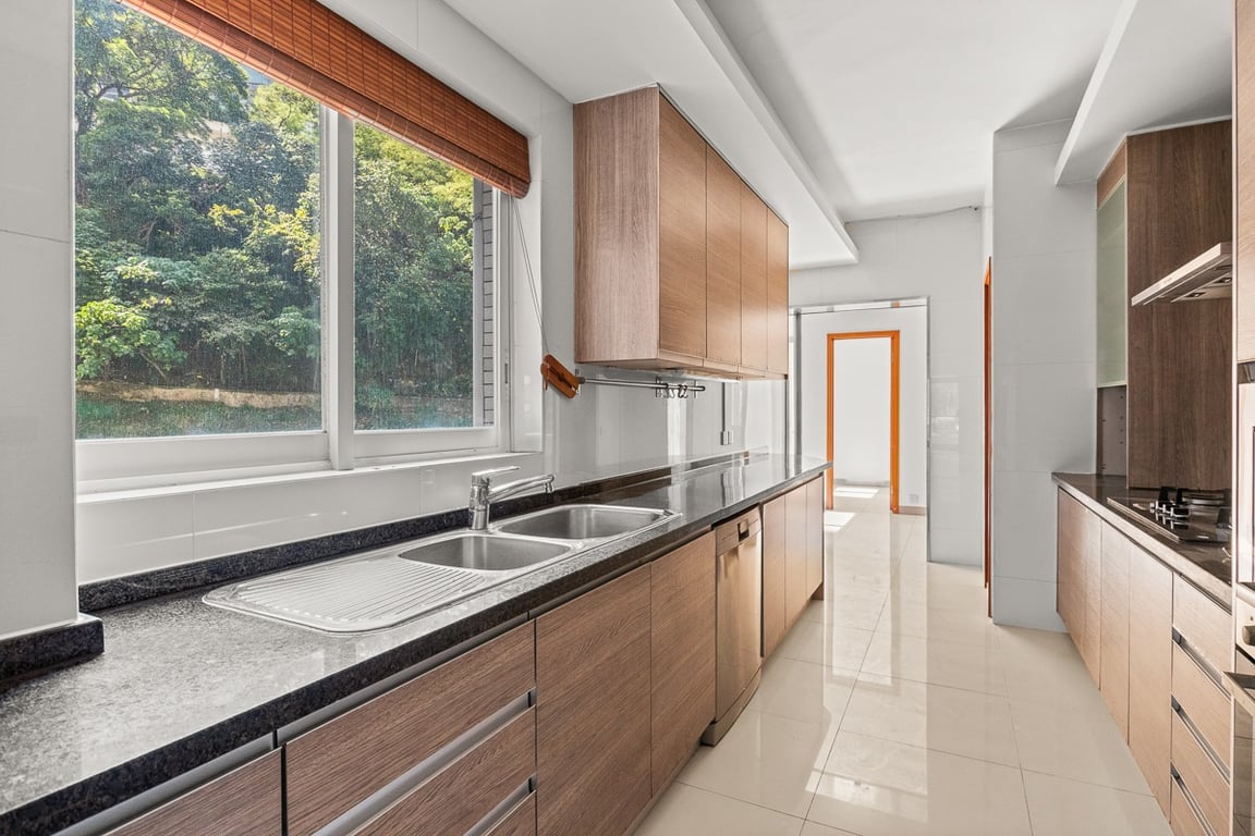 https://img.propertyraptor.com/cdn-cgi/imagedelivery/KD5bF_AFL0JDTbKLWF7z9g/ap8/ap8_001/hornet/prp/img/e0a6e5d4c091378bdb20992c49827aee-wtm.jpg/public