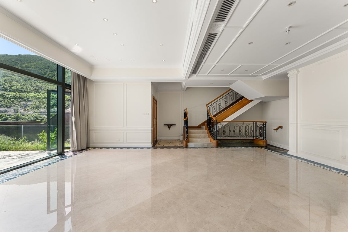 https://img.propertyraptor.com/cdn-cgi/imagedelivery/KD5bF_AFL0JDTbKLWF7z9g/ap8/ap8_001/hornet/prp/img/e0f07fc51b18070cce8281d55969ec37-wtm.jpg/public