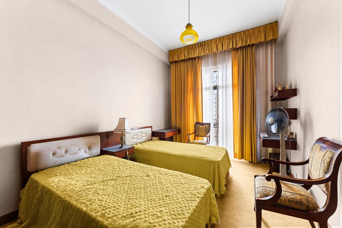 https://img.propertyraptor.com/cdn-cgi/imagedelivery/KD5bF_AFL0JDTbKLWF7z9g/ap8/ap8_001/hornet/prp/img/e13c3eb3bb046c15f16952970afbe180-wtm.jpg/public