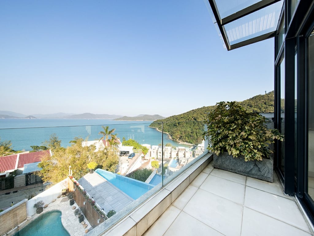 https://img.propertyraptor.com/cdn-cgi/imagedelivery/KD5bF_AFL0JDTbKLWF7z9g/ap8/ap8_001/hornet/prp/img/e1453a7e85cf8bd8ececca293a3414ef.jpg/public