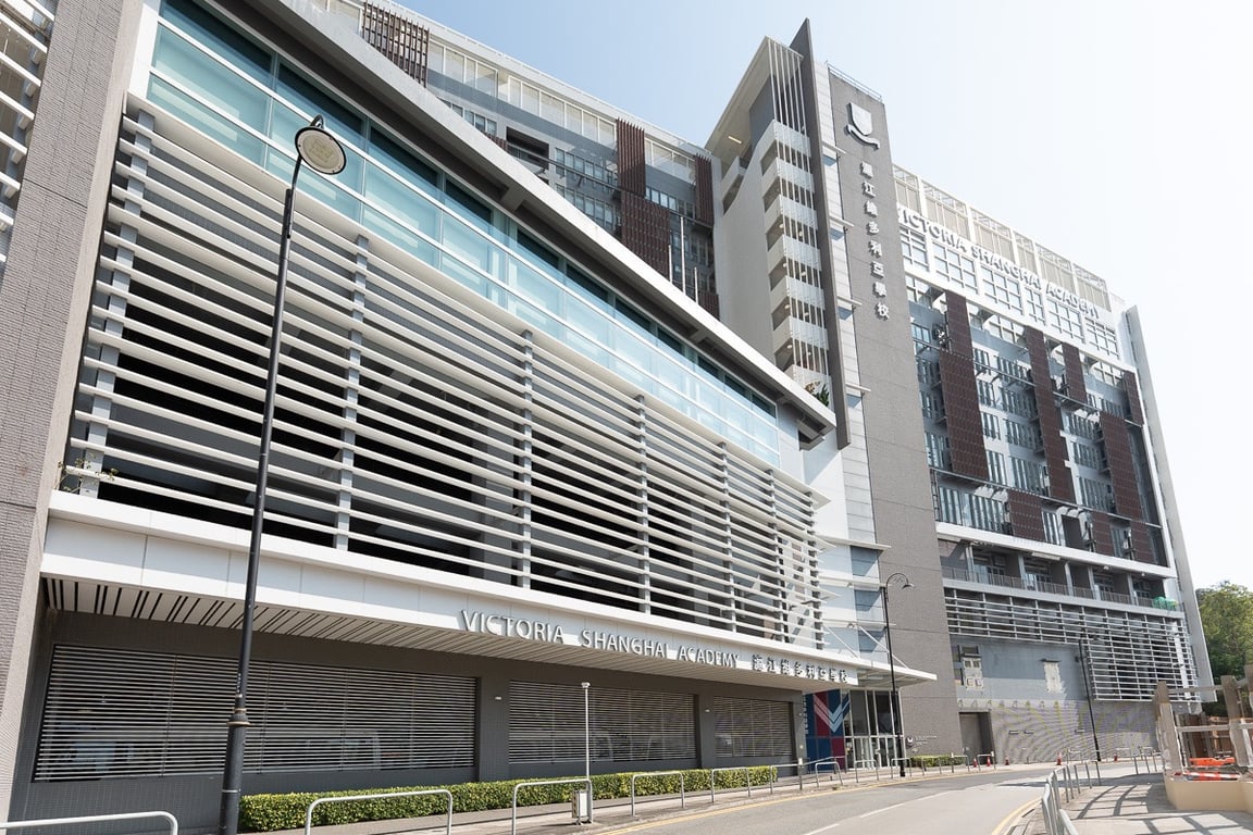 https://img.propertyraptor.com/cdn-cgi/imagedelivery/KD5bF_AFL0JDTbKLWF7z9g/ap8/ap8_001/hornet/prp/img/e14e6ab98e933bbd02e637a43faa03bd-wtm.jpg/public