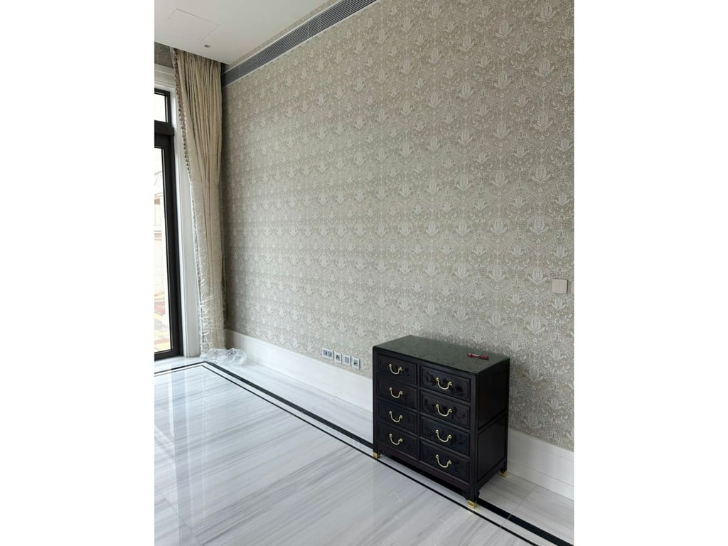 https://img.propertyraptor.com/cdn-cgi/imagedelivery/KD5bF_AFL0JDTbKLWF7z9g/ap8/ap8_001/hornet/prp/img/e162856dd03badf29d8a61ab7db2960e.jpg/public