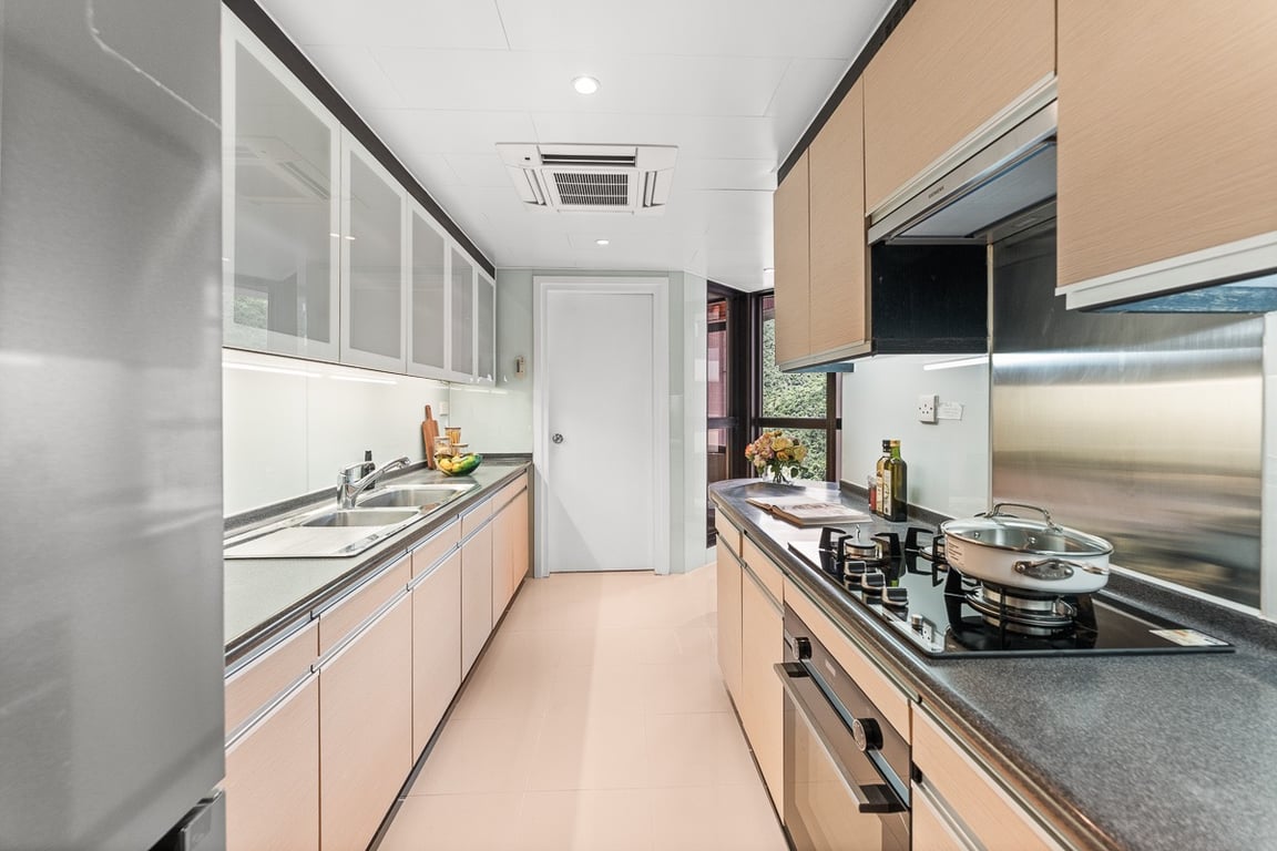 https://img.propertyraptor.com/cdn-cgi/imagedelivery/KD5bF_AFL0JDTbKLWF7z9g/ap8/ap8_001/hornet/prp/img/e18e26c56aaf4946b10fe92a416be1df-wtm.jpg/public