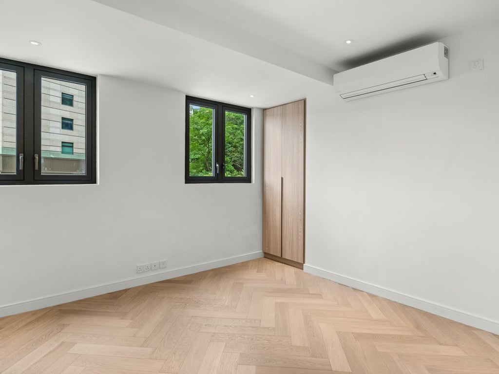 https://img.propertyraptor.com/cdn-cgi/imagedelivery/KD5bF_AFL0JDTbKLWF7z9g/ap8/ap8_001/hornet/prp/img/e1c7b8c5f405f94a722a7442e6ec2ce8-wtm.jpg/public