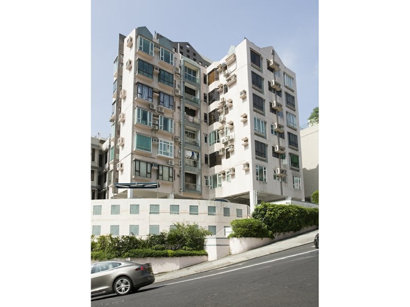 https://img.propertyraptor.com/cdn-cgi/imagedelivery/KD5bF_AFL0JDTbKLWF7z9g/ap8/ap8_001/hornet/prp/img/e22a2e2e7f2de563b9adff5ee9362e8d.jpg/public