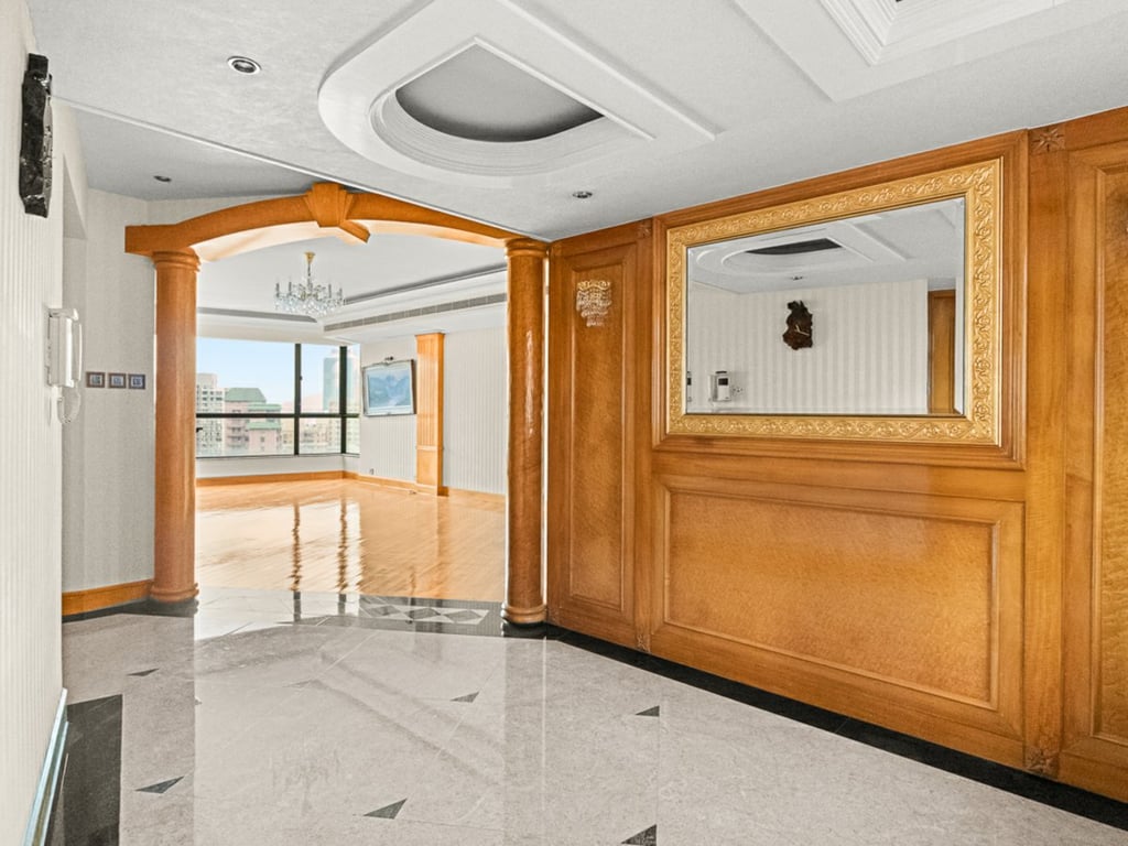https://img.propertyraptor.com/cdn-cgi/imagedelivery/KD5bF_AFL0JDTbKLWF7z9g/ap8/ap8_001/hornet/prp/img/e24180bb34898842fe4b7cbc6b1db614-wtm.jpg/public