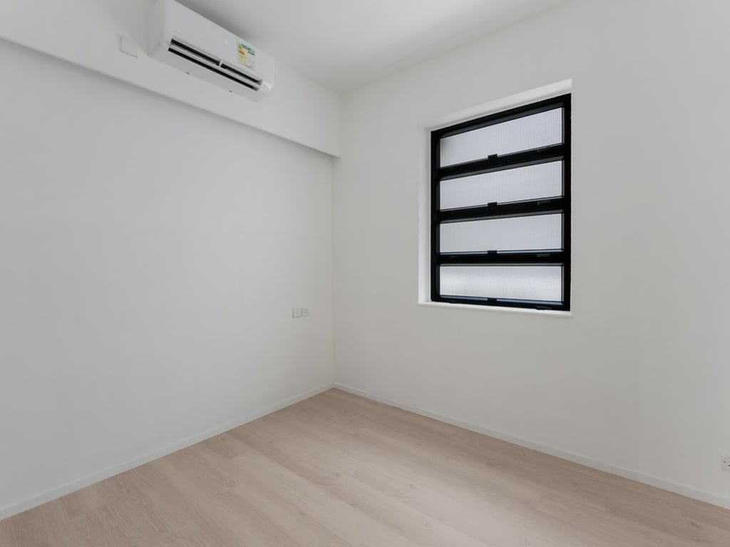 https://img.propertyraptor.com/cdn-cgi/imagedelivery/KD5bF_AFL0JDTbKLWF7z9g/ap8/ap8_001/hornet/prp/img/e24356e2085fb65421cf01049965a21d.jpg/public