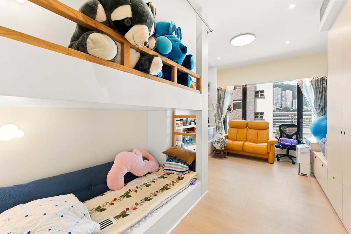 https://img.propertyraptor.com/cdn-cgi/imagedelivery/KD5bF_AFL0JDTbKLWF7z9g/ap8/ap8_001/hornet/prp/img/e29e8b936471e9152f376f78086b5752-wtm.jpg/public