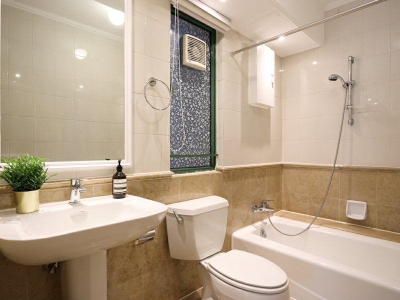 https://img.propertyraptor.com/cdn-cgi/imagedelivery/KD5bF_AFL0JDTbKLWF7z9g/ap8/ap8_001/hornet/prp/img/e2a2f5ab853261e2cc06732fae68f974.jpg/public