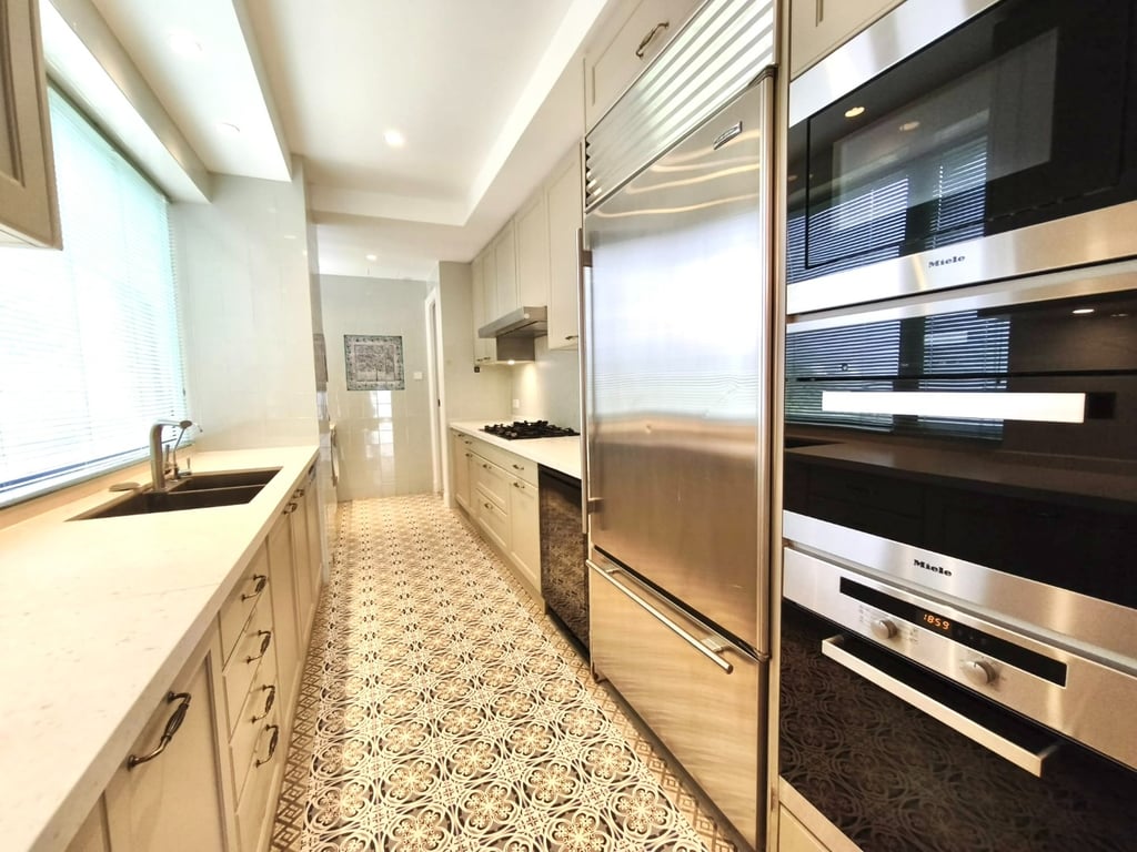 https://img.propertyraptor.com/cdn-cgi/imagedelivery/KD5bF_AFL0JDTbKLWF7z9g/ap8/ap8_001/hornet/prp/img/e2addae39c889e3b5c49e80387d16817-wtm.jpg/public