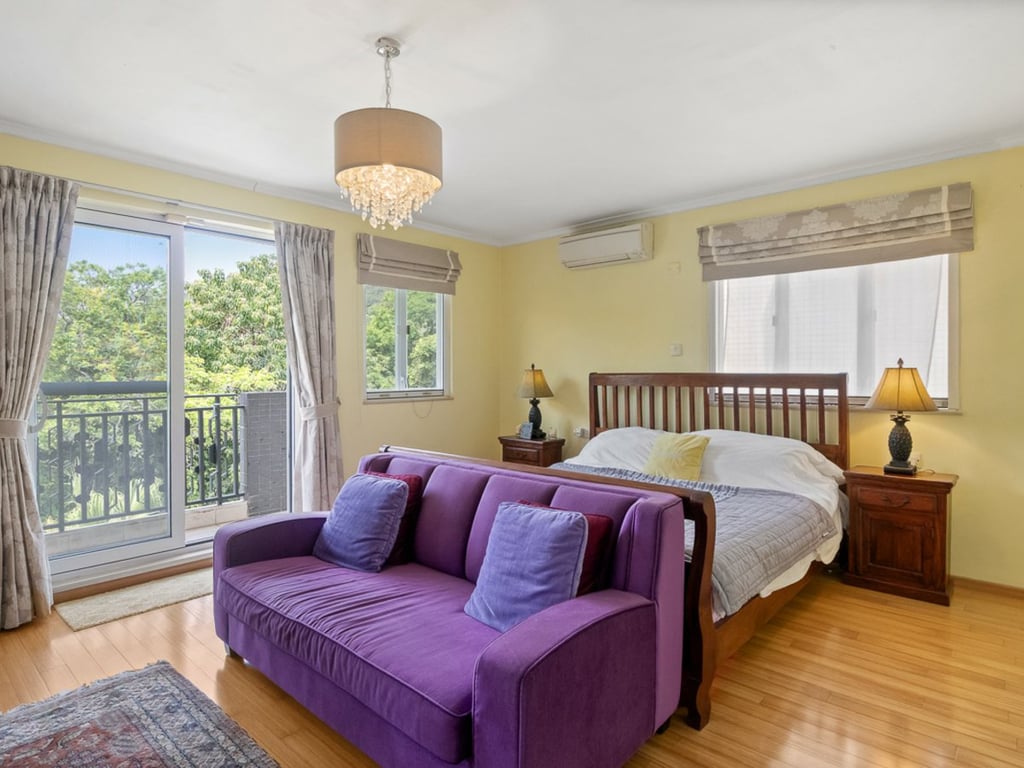 https://img.propertyraptor.com/cdn-cgi/imagedelivery/KD5bF_AFL0JDTbKLWF7z9g/ap8/ap8_001/hornet/prp/img/e2babf6c46f87ae3f6b41b11e365b19f.jpg/public