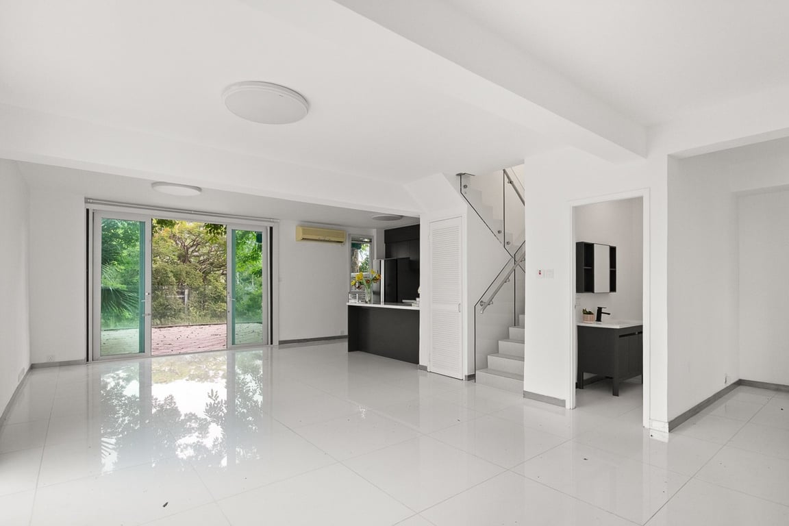 https://img.propertyraptor.com/cdn-cgi/imagedelivery/KD5bF_AFL0JDTbKLWF7z9g/ap8/ap8_001/hornet/prp/img/e2ced927465e34a9598e2c23f463f02b-wtm.jpg/public