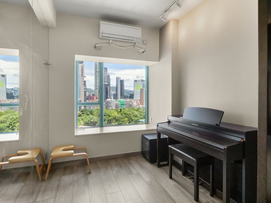 https://img.propertyraptor.com/cdn-cgi/imagedelivery/KD5bF_AFL0JDTbKLWF7z9g/ap8/ap8_001/hornet/prp/img/e2d4ffecc95c3f8b9844fd9dbb8f05a9-wtm.jpg/public
