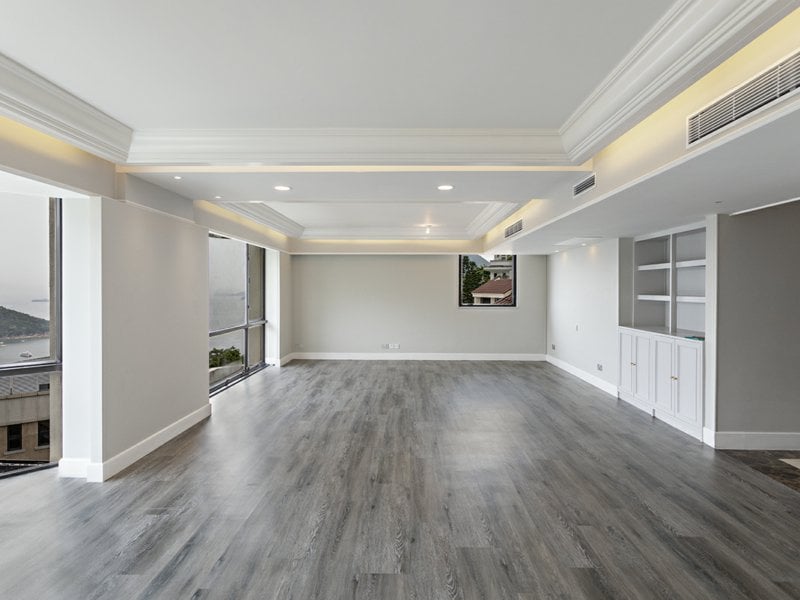 https://img.propertyraptor.com/cdn-cgi/imagedelivery/KD5bF_AFL0JDTbKLWF7z9g/ap8/ap8_001/hornet/prp/img/e324c11b66b0f5055866c451f3e55095.jpg/public