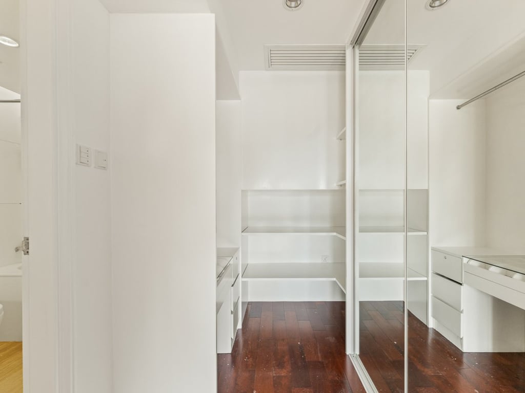 https://img.propertyraptor.com/cdn-cgi/imagedelivery/KD5bF_AFL0JDTbKLWF7z9g/ap8/ap8_001/hornet/prp/img/e33fc412b86df416ebe38708f3075b19-wtm.jpg/public