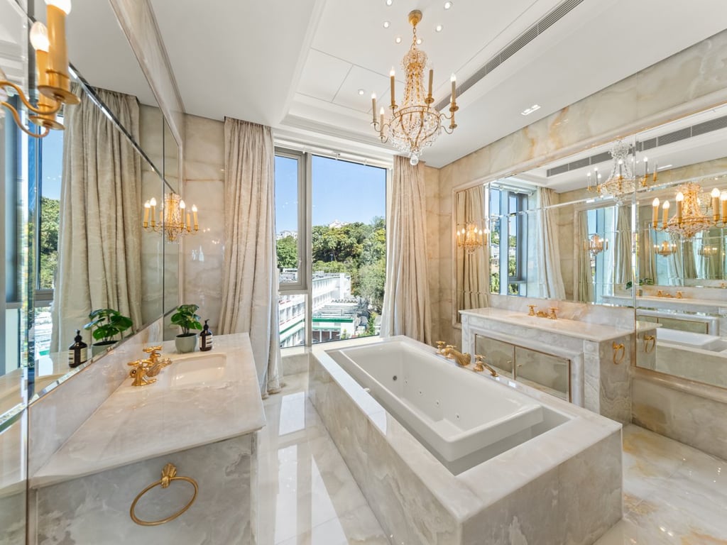 https://img.propertyraptor.com/cdn-cgi/imagedelivery/KD5bF_AFL0JDTbKLWF7z9g/ap8/ap8_001/hornet/prp/img/e34cfdfc0136aa14919c2619db55106f.jpg/public
