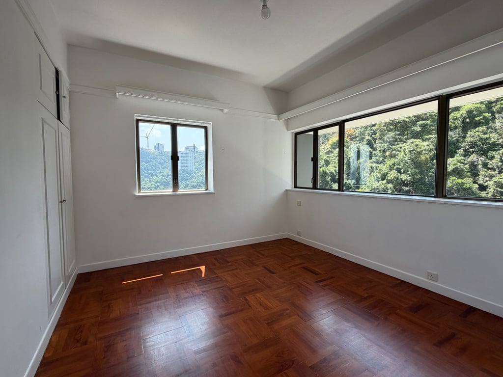 https://img.propertyraptor.com/cdn-cgi/imagedelivery/KD5bF_AFL0JDTbKLWF7z9g/ap8/ap8_001/hornet/prp/img/e3a775238ef6ee5b73feb750b962ad57-wtm.jpg/public