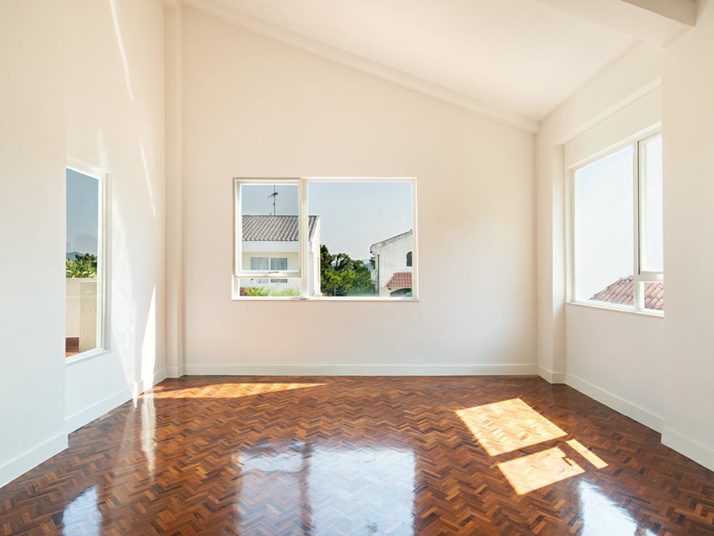 https://img.propertyraptor.com/cdn-cgi/imagedelivery/KD5bF_AFL0JDTbKLWF7z9g/ap8/ap8_001/hornet/prp/img/e3afc0f77f1bff0e95ff04d76b55435f.jpg/public