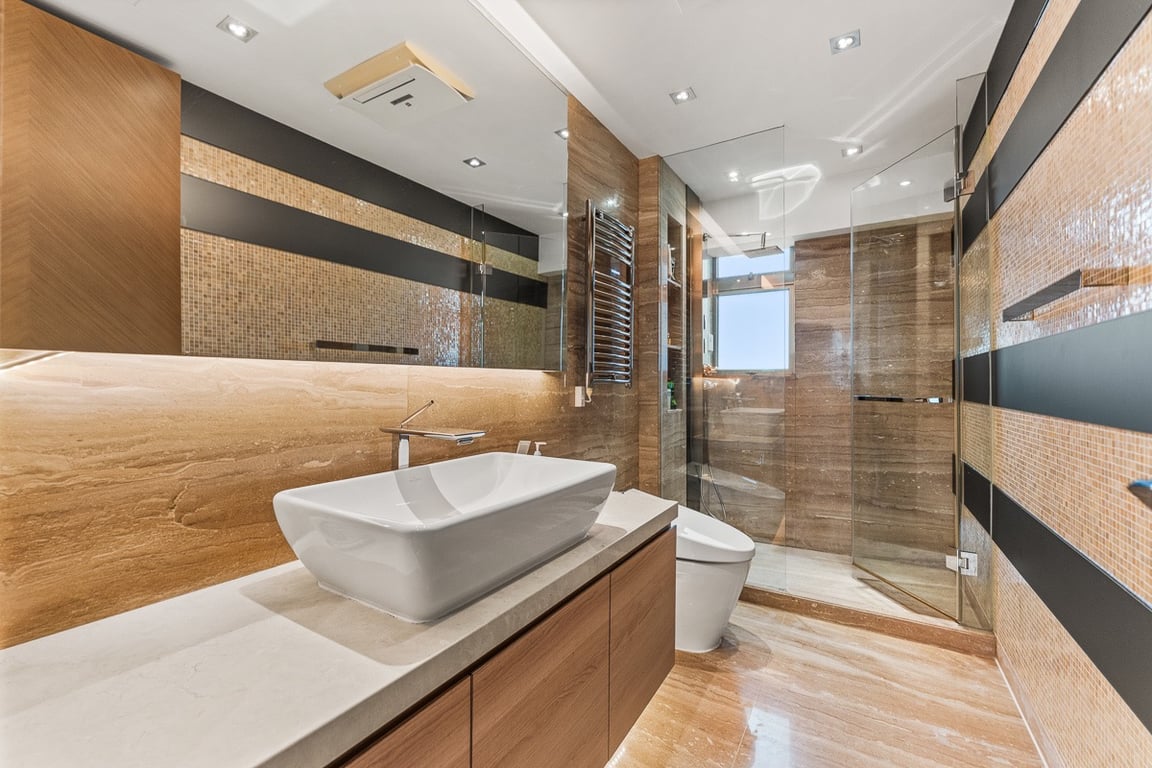 https://img.propertyraptor.com/cdn-cgi/imagedelivery/KD5bF_AFL0JDTbKLWF7z9g/ap8/ap8_001/hornet/prp/img/e3c40f85ad65a1a70490d9fcbc150b32-wtm.jpg/public