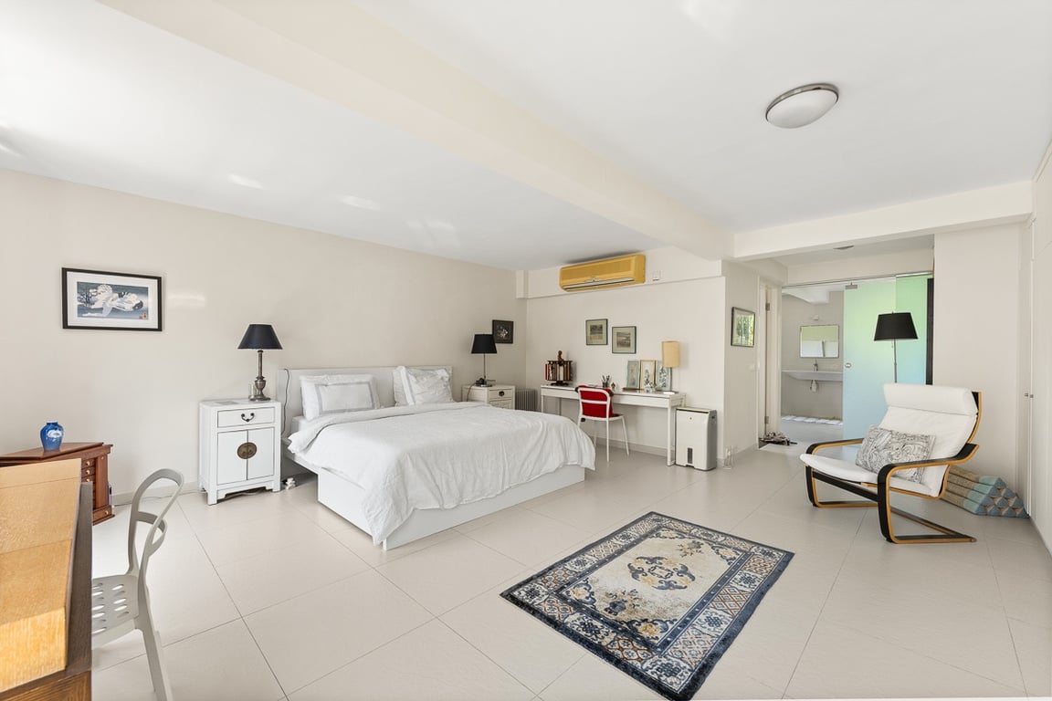 https://img.propertyraptor.com/cdn-cgi/imagedelivery/KD5bF_AFL0JDTbKLWF7z9g/ap8/ap8_001/hornet/prp/img/e3cbe52e51fe547d90108f5e6f121c5f-wtm.jpg/public
