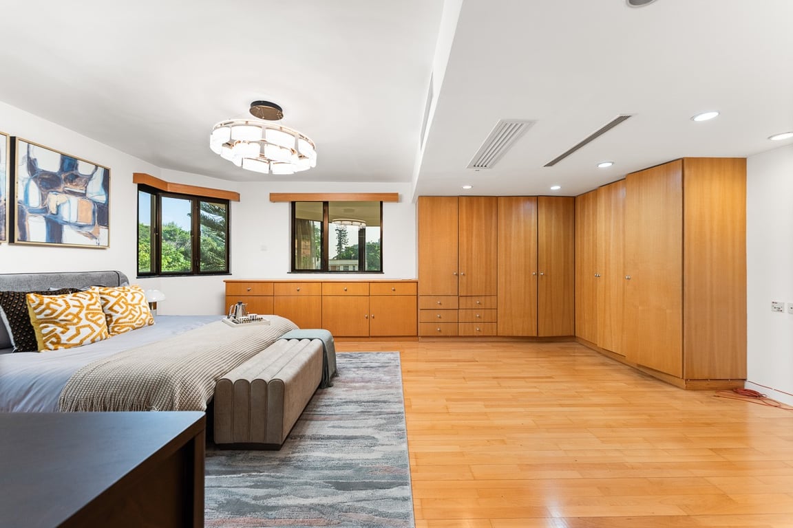 https://img.propertyraptor.com/cdn-cgi/imagedelivery/KD5bF_AFL0JDTbKLWF7z9g/ap8/ap8_001/hornet/prp/img/e3d822b18f9df98b56d7db68344ec486-wtm.jpg/public