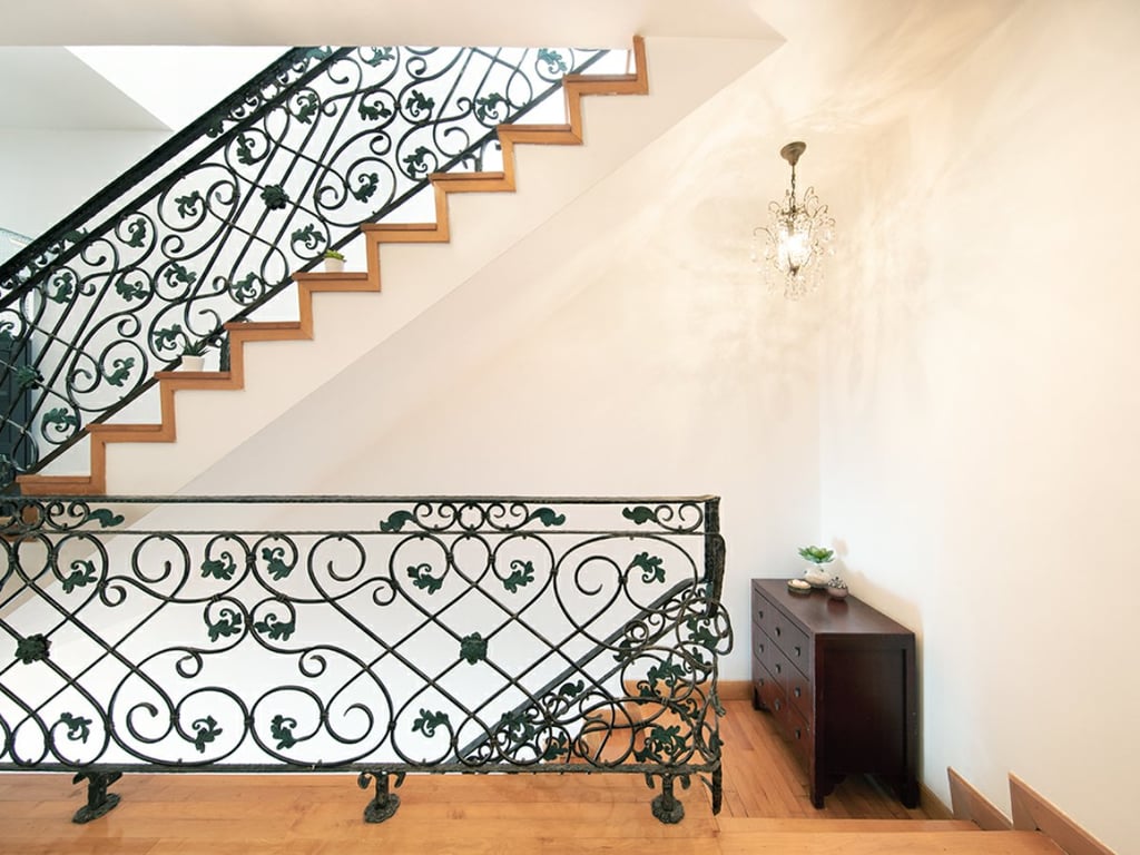 https://img.propertyraptor.com/cdn-cgi/imagedelivery/KD5bF_AFL0JDTbKLWF7z9g/ap8/ap8_001/hornet/prp/img/e3e2a5df9c31f0e00ce323766a620e5f.jpg/public