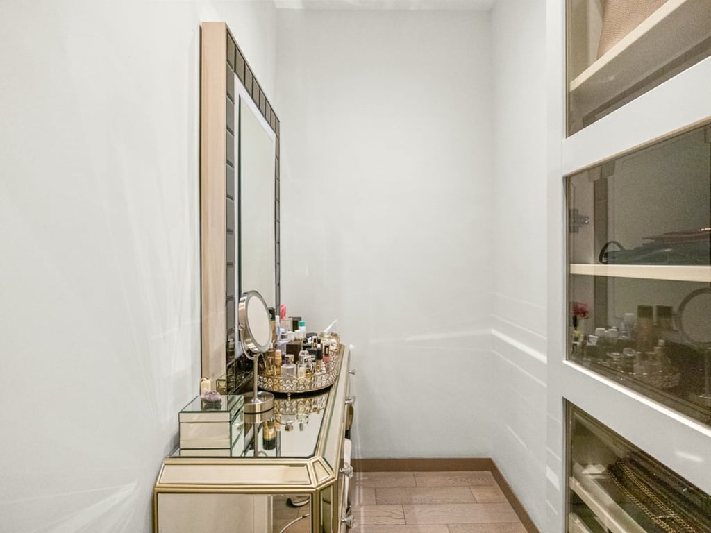 https://img.propertyraptor.com/cdn-cgi/imagedelivery/KD5bF_AFL0JDTbKLWF7z9g/ap8/ap8_001/hornet/prp/img/e480bf6c5ef246fb779b17488ad8b4e4-wtm.jpg/public