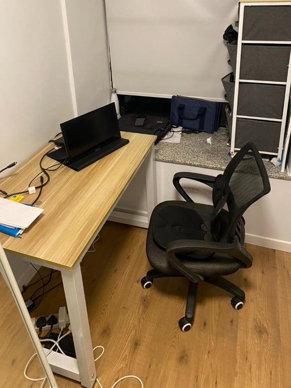 https://img.propertyraptor.com/cdn-cgi/imagedelivery/KD5bF_AFL0JDTbKLWF7z9g/ap8/ap8_001/hornet/prp/img/e4a620faa176dcb2c7aff30e6e697f37-wtm.jpg/public