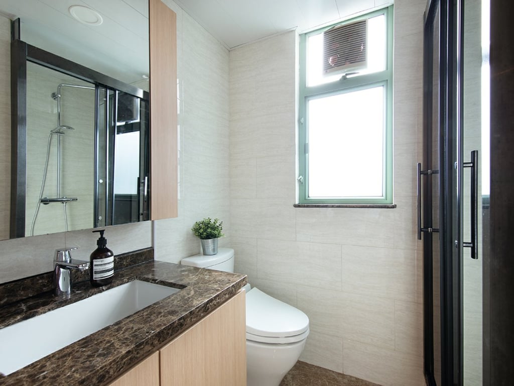 https://img.propertyraptor.com/cdn-cgi/imagedelivery/KD5bF_AFL0JDTbKLWF7z9g/ap8/ap8_001/hornet/prp/img/e4be251b2b64939cd832e6267d2224b4.jpg/public