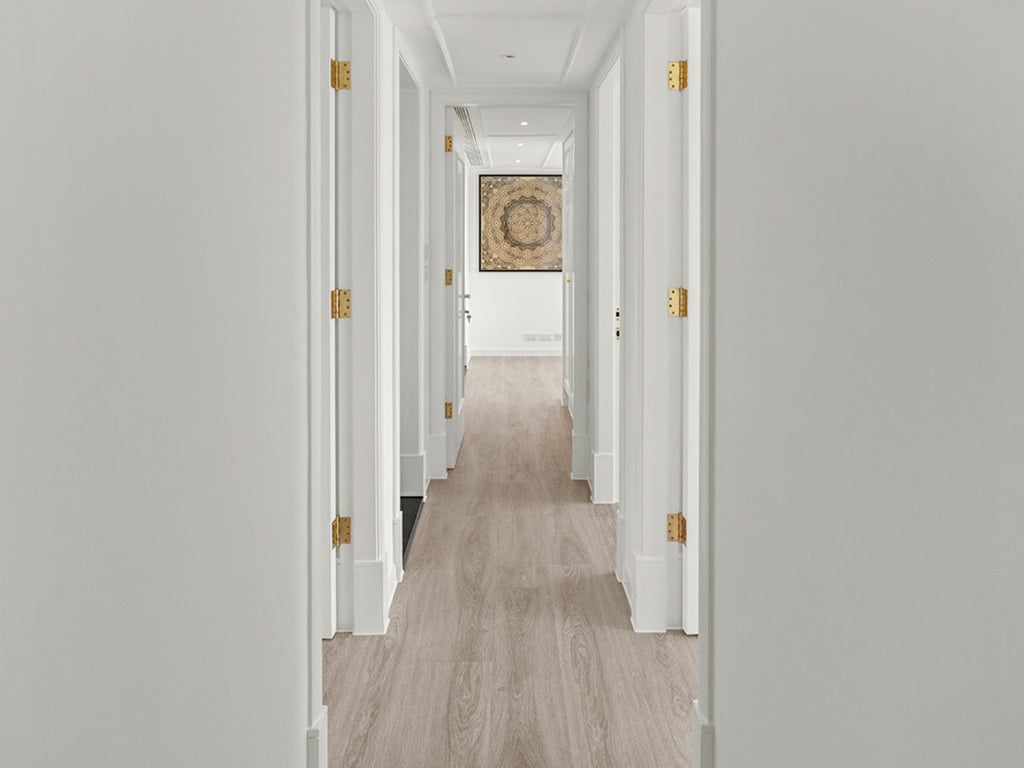 https://img.propertyraptor.com/cdn-cgi/imagedelivery/KD5bF_AFL0JDTbKLWF7z9g/ap8/ap8_001/hornet/prp/img/e4c3229ae36653e12ec908351caac6ed.jpg/public