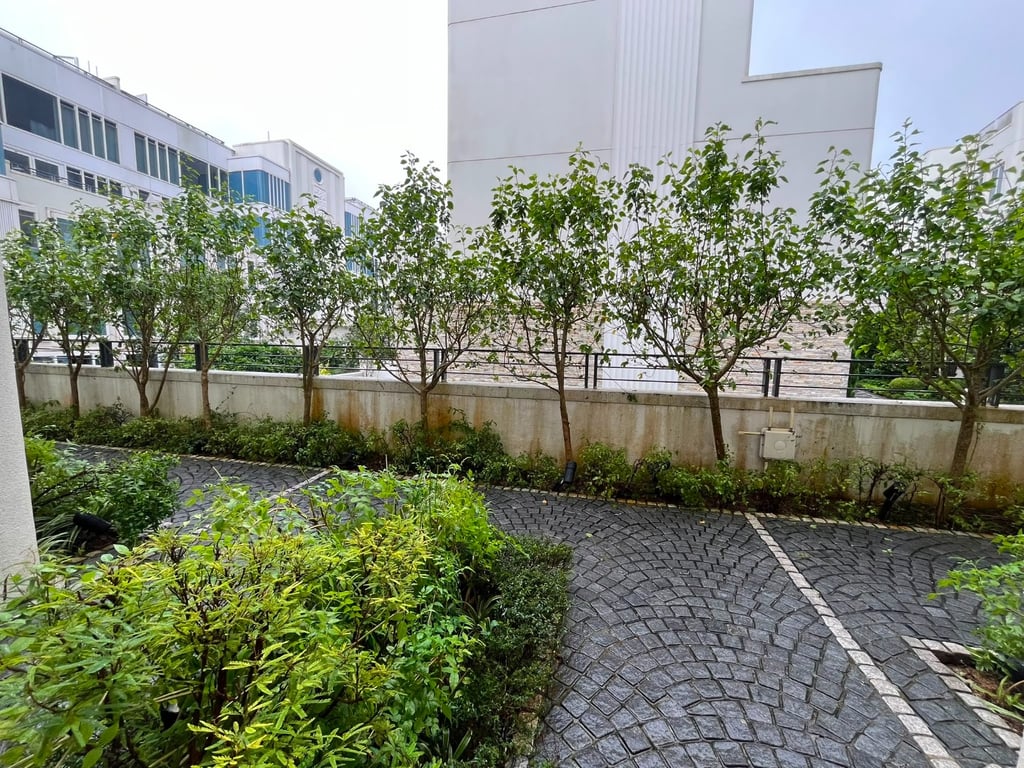https://img.propertyraptor.com/cdn-cgi/imagedelivery/KD5bF_AFL0JDTbKLWF7z9g/ap8/ap8_001/hornet/prp/img/e50006ecb49639e1b399cf04a516905b-wtm.jpg/public