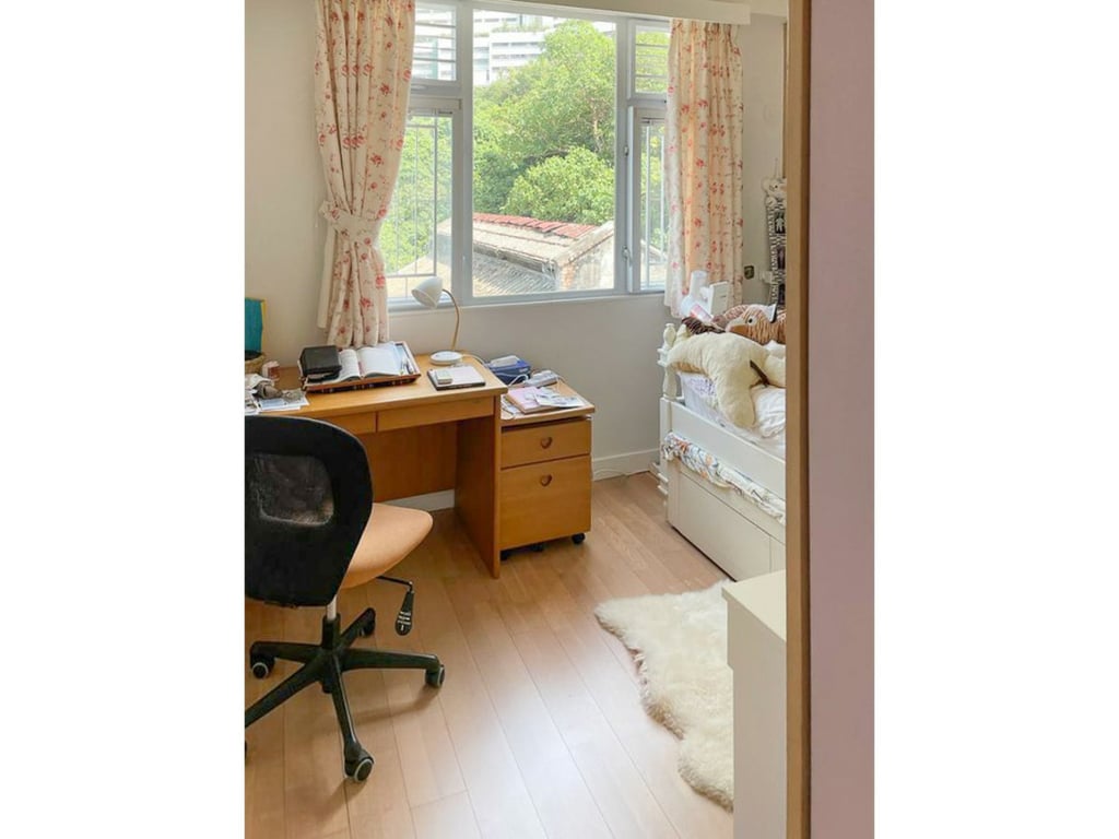 https://img.propertyraptor.com/cdn-cgi/imagedelivery/KD5bF_AFL0JDTbKLWF7z9g/ap8/ap8_001/hornet/prp/img/e5009d08fa64d6578a298e8f5aea23cb.jpg/public