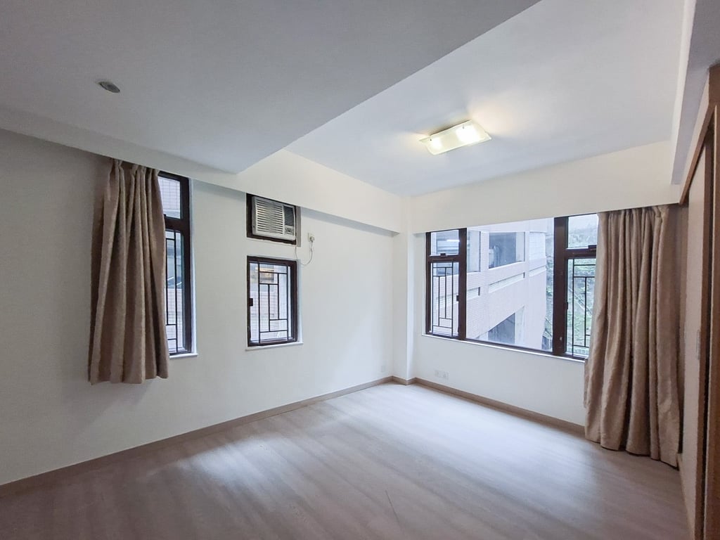 https://img.propertyraptor.com/cdn-cgi/imagedelivery/KD5bF_AFL0JDTbKLWF7z9g/ap8/ap8_001/hornet/prp/img/e50a9c9939cd3aaae53570a1d7f71e43-wtm.jpg/public