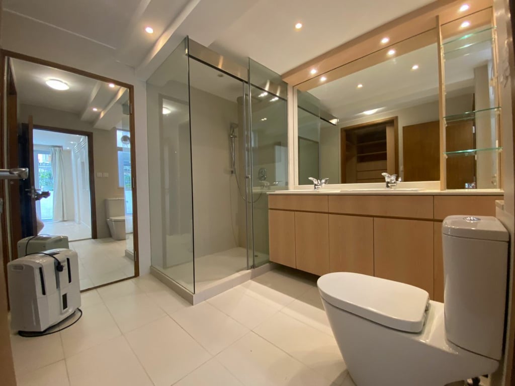 https://img.propertyraptor.com/cdn-cgi/imagedelivery/KD5bF_AFL0JDTbKLWF7z9g/ap8/ap8_001/hornet/prp/img/e579d663407122ee11feb9a6733b878c.jpg/public