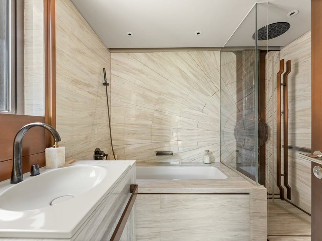 https://img.propertyraptor.com/cdn-cgi/imagedelivery/KD5bF_AFL0JDTbKLWF7z9g/ap8/ap8_001/hornet/prp/img/e583f14148b40ae41600054d987cd297-wtm.jpg/public