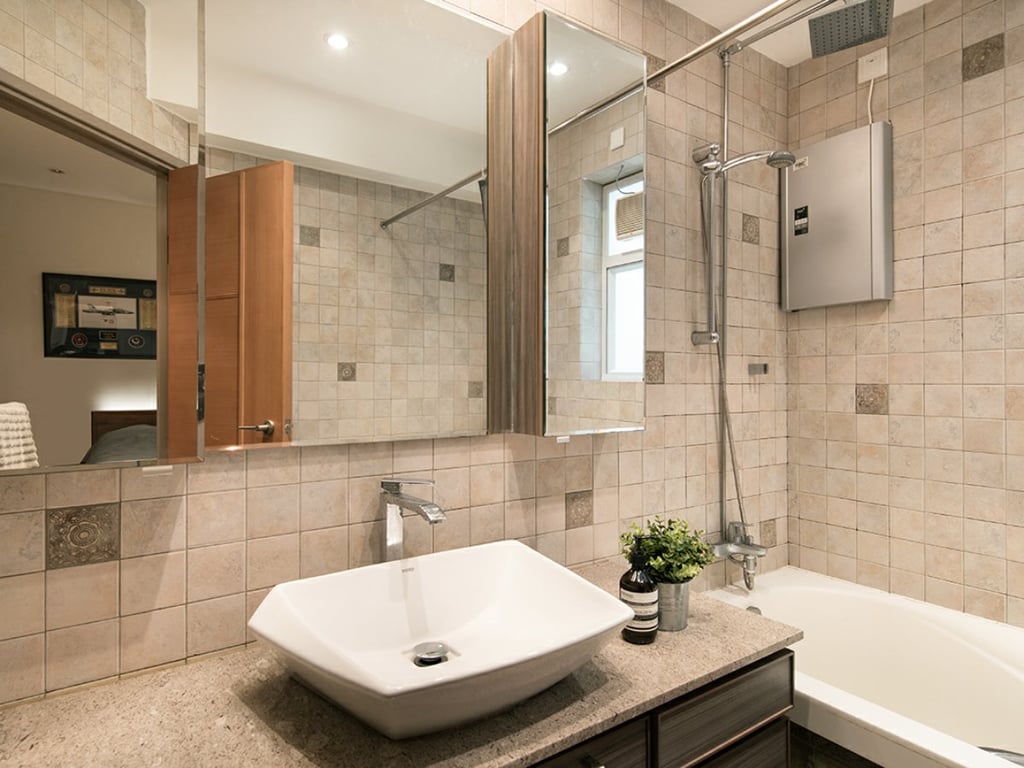 https://img.propertyraptor.com/cdn-cgi/imagedelivery/KD5bF_AFL0JDTbKLWF7z9g/ap8/ap8_001/hornet/prp/img/e586d93ea1d9c3a4db126f596880ded7.jpg/public