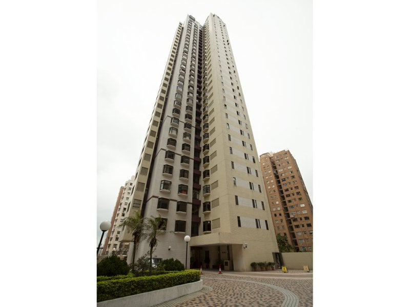 https://img.propertyraptor.com/cdn-cgi/imagedelivery/KD5bF_AFL0JDTbKLWF7z9g/ap8/ap8_001/hornet/prp/img/e5b16b1ea4aceab3249b36e3b8814b7f.jpg/public