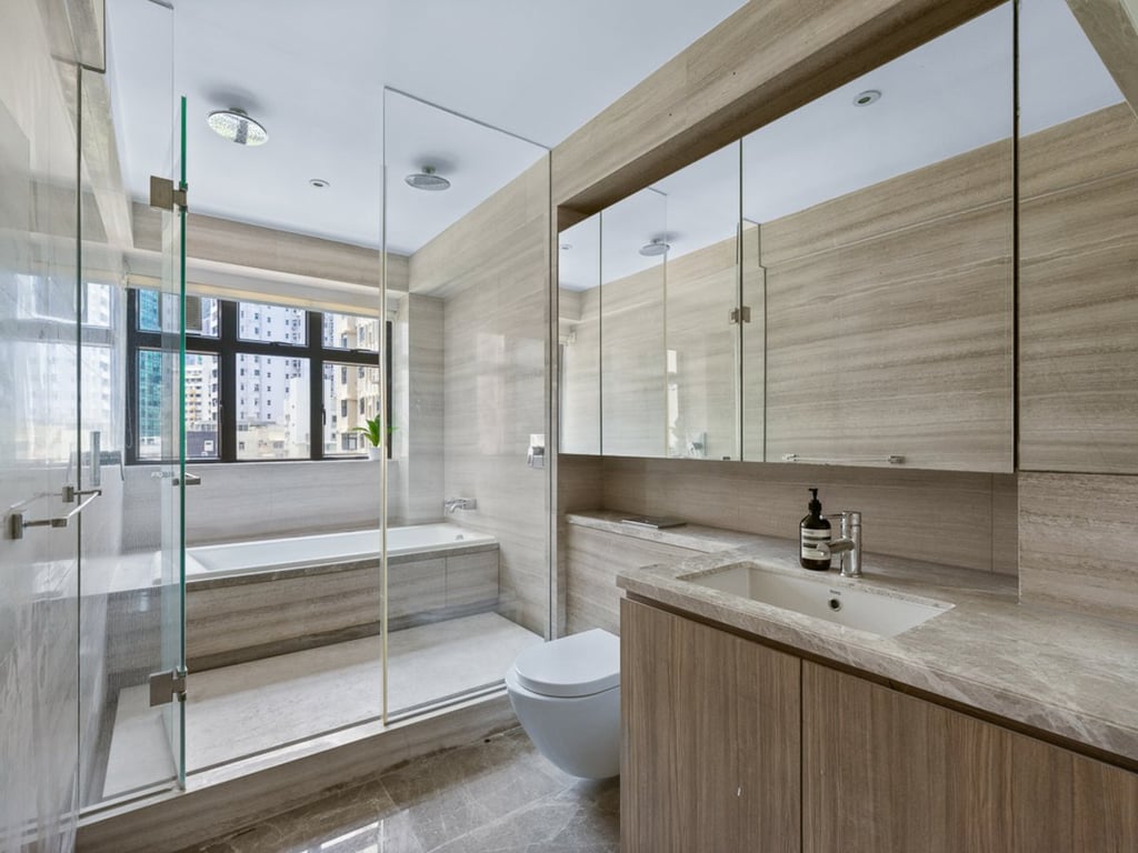 https://img.propertyraptor.com/cdn-cgi/imagedelivery/KD5bF_AFL0JDTbKLWF7z9g/ap8/ap8_001/hornet/prp/img/e601234de0ddc1ed104497443d3cbee2.jpg/public