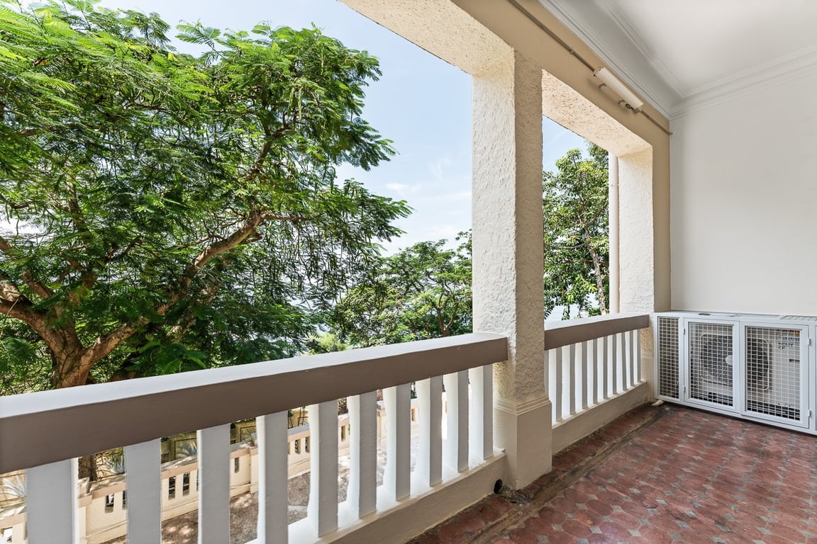 https://img.propertyraptor.com/cdn-cgi/imagedelivery/KD5bF_AFL0JDTbKLWF7z9g/ap8/ap8_001/hornet/prp/img/e626d6a61aa19dfcdccad8fda91b663c-wtm.jpg/public