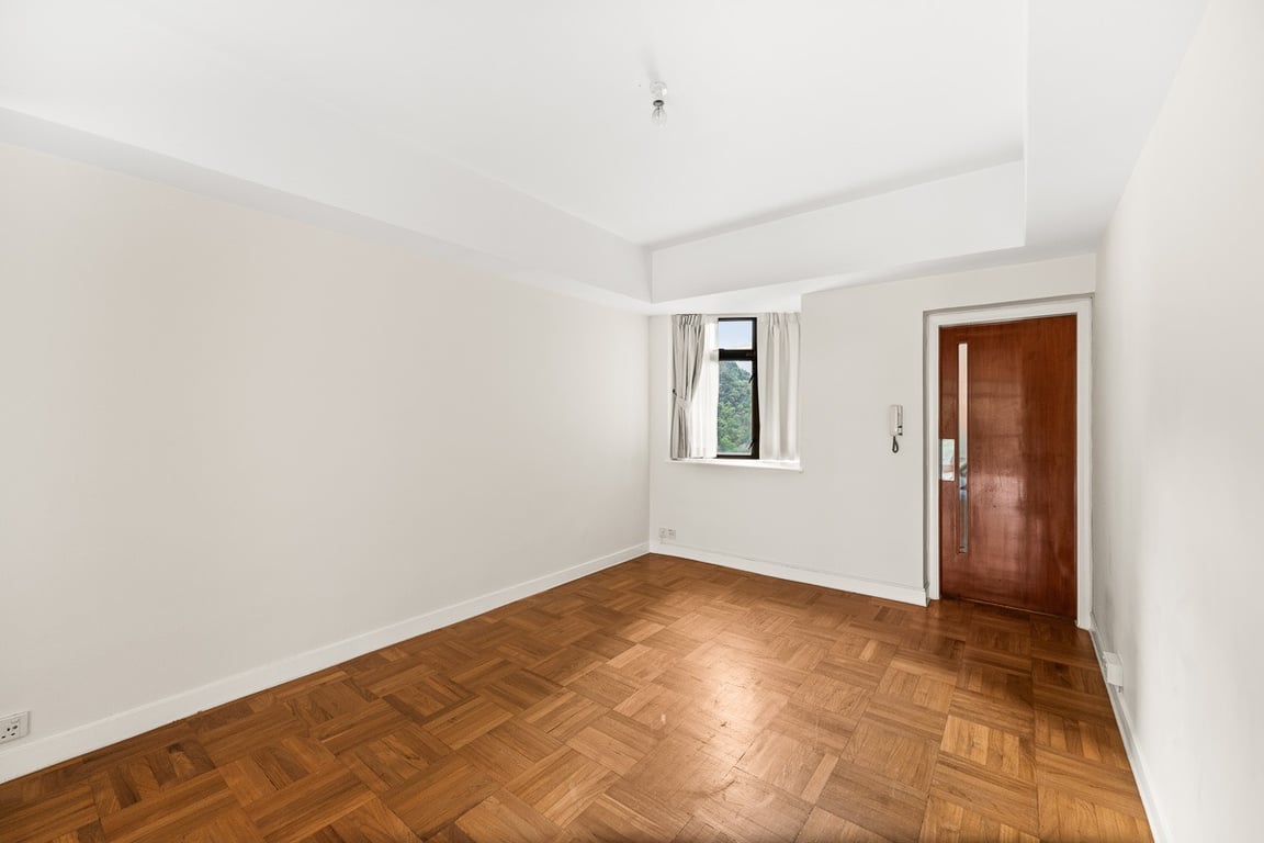 https://img.propertyraptor.com/cdn-cgi/imagedelivery/KD5bF_AFL0JDTbKLWF7z9g/ap8/ap8_001/hornet/prp/img/e629754a451cf21f10d6bf7761bf73aa-wtm.jpg/public