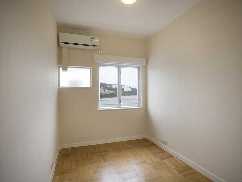 https://img.propertyraptor.com/cdn-cgi/imagedelivery/KD5bF_AFL0JDTbKLWF7z9g/ap8/ap8_001/hornet/prp/img/e64e975005df0467f37ec83732bb05dd.jpg/public