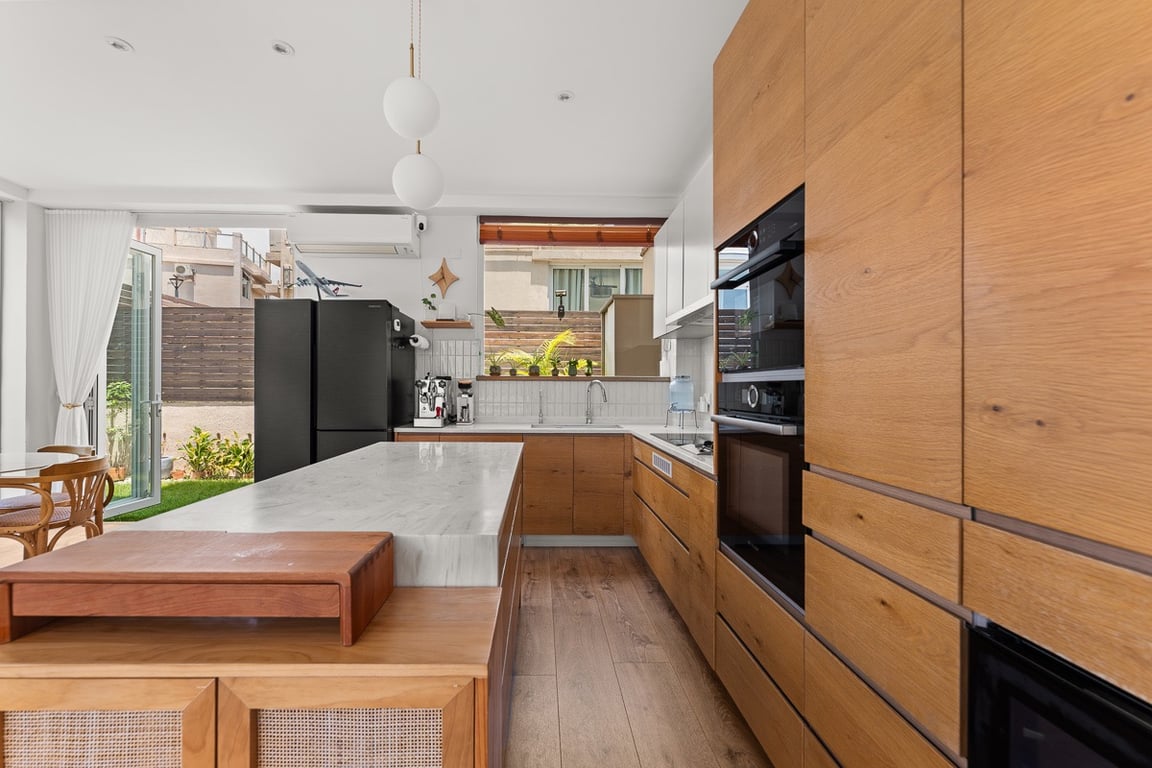https://img.propertyraptor.com/cdn-cgi/imagedelivery/KD5bF_AFL0JDTbKLWF7z9g/ap8/ap8_001/hornet/prp/img/e65d1126bc0a5be5f1240470000e87ae-wtm.jpg/public