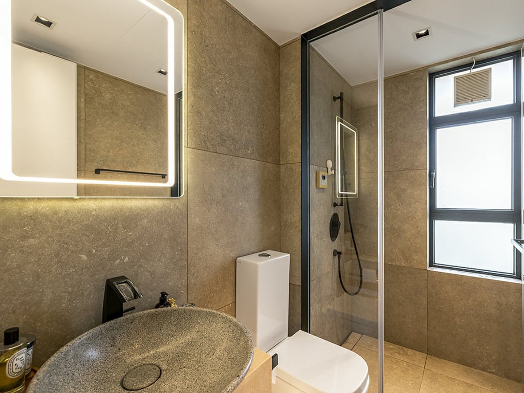 https://img.propertyraptor.com/cdn-cgi/imagedelivery/KD5bF_AFL0JDTbKLWF7z9g/ap8/ap8_001/hornet/prp/img/e6992158c695168c293db3afa7377c1b.jpg/public