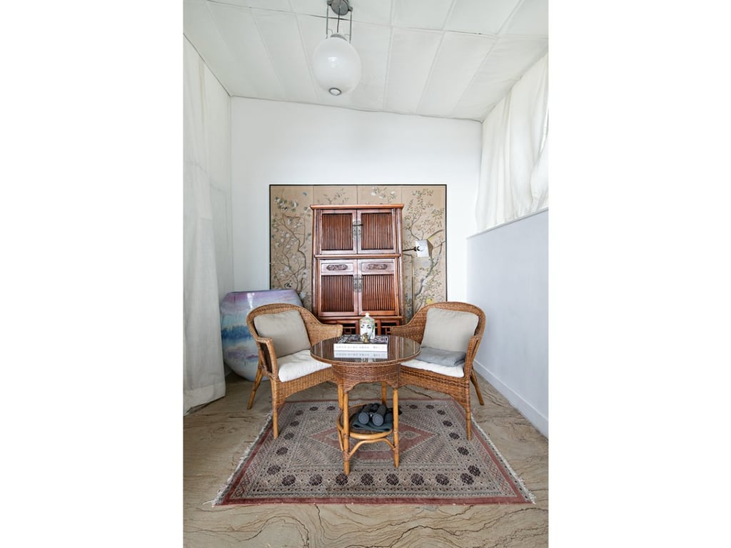 https://img.propertyraptor.com/cdn-cgi/imagedelivery/KD5bF_AFL0JDTbKLWF7z9g/ap8/ap8_001/hornet/prp/img/e6f8e837382741436906bfe6d3bd8832.jpg/public