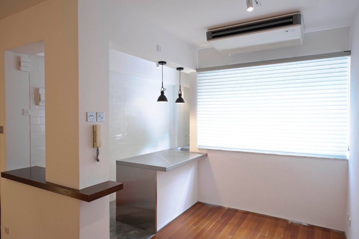 https://img.propertyraptor.com/cdn-cgi/imagedelivery/KD5bF_AFL0JDTbKLWF7z9g/ap8/ap8_001/hornet/prp/img/e6fc1e9ab3ea2d4f0877e616d95410a0-wtm.jpg/public